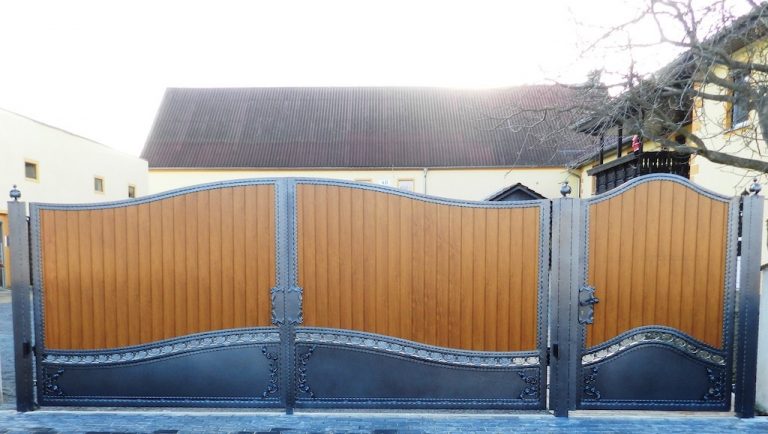 Hoftore aus Polen als blickdichte Tore GartentoreausPolen.de