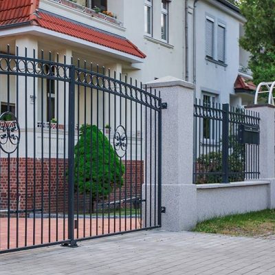 Gartentor aus Polen mit integrierter Tür GartentoreausPolen.de
